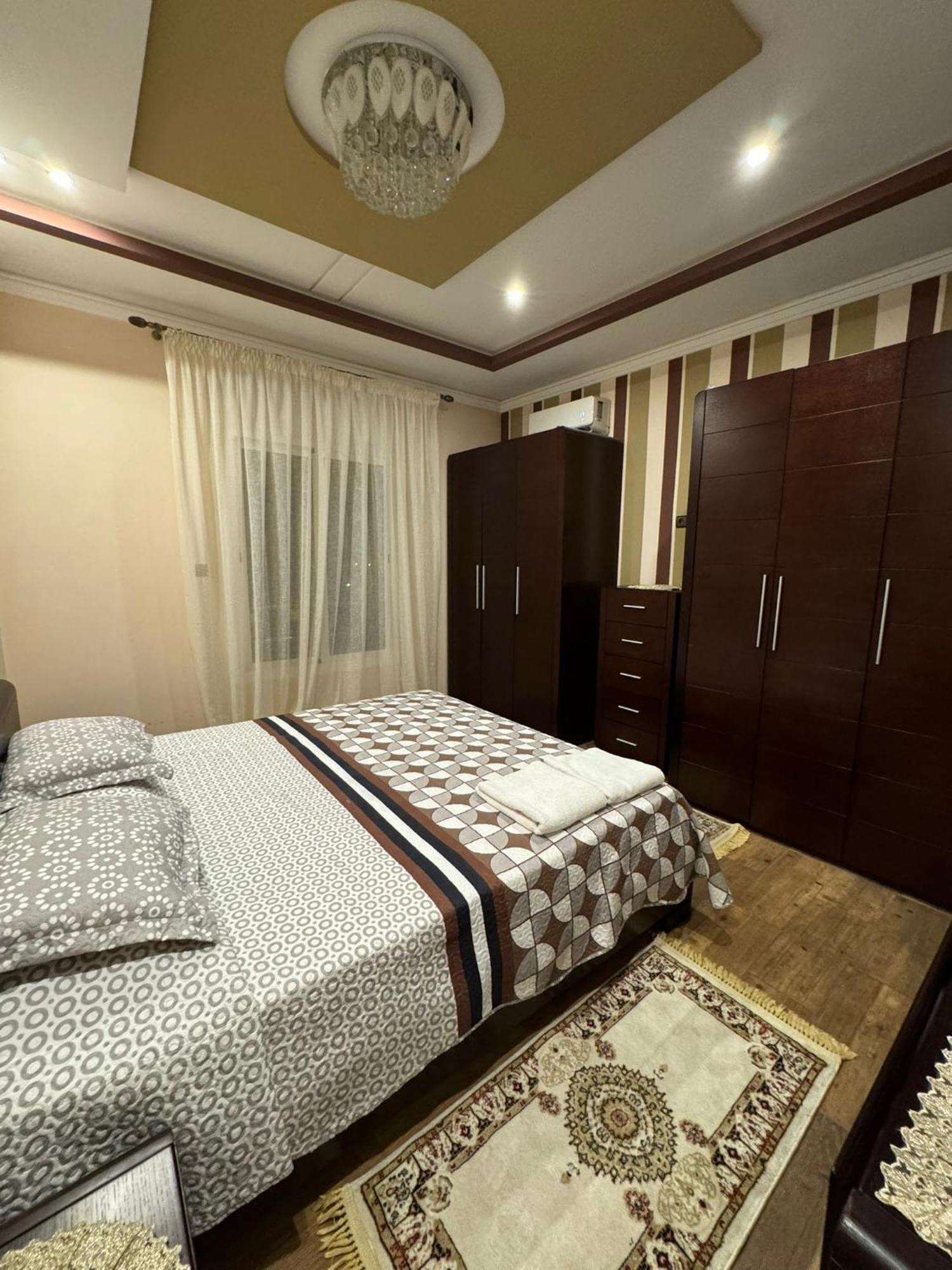 Abraj Dubai 3 Bedroom Luxury Apartment *